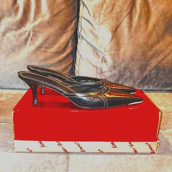 COLE HAAN CITY BLACK LEATHER SLIP-ON MULES POINTED TOE 2½" KITTEN HEELS 6½B - Picture 14 of 14